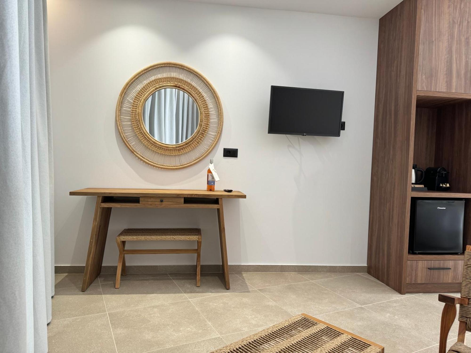 Johannes Boutique Apartments & Suites Афанту Екстериор снимка